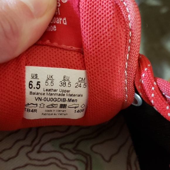 Red vans - Picture 4 of 8